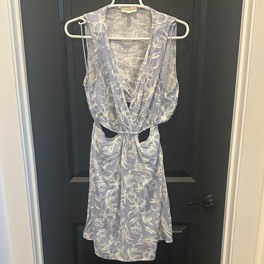 Promesa Light Blue Floral Backless Dress